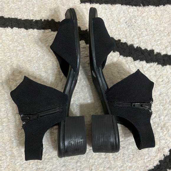 Black Zip Sandals Low Heel Alex Marie - Picture 6 of 9